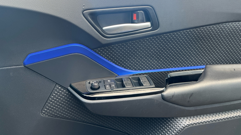 Toyota C-HR 2.0 Hybrid Dynamic 5dr CVT Hybrid Hatchback